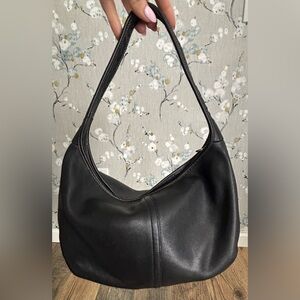 Coach Vintage Black Full Grain Leather Ergo Hobo Shoulder Handbag 9219 Y2K Soho